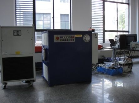 臥式液壓拉力機(jī)