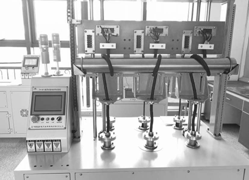 縱列式電線扭轉(zhuǎn)試驗(yàn)機(jī)