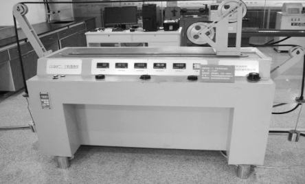 二、三輪曲撓試驗(yàn)機(jī)