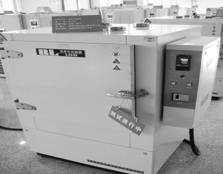 空氣熱老化試驗(yàn)箱